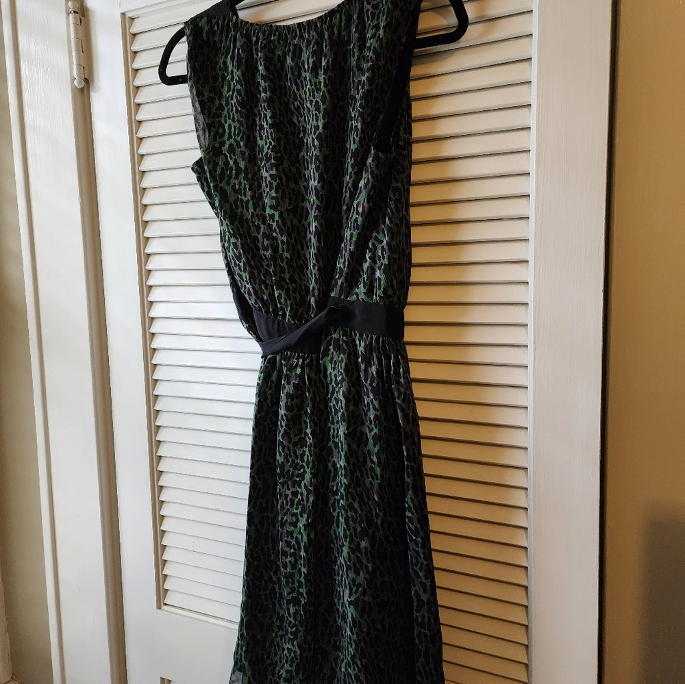 VGUC- DKNYC Sleeveless Wrap Dress in Animal Print; Green Sz: S - Picture 8 of 11